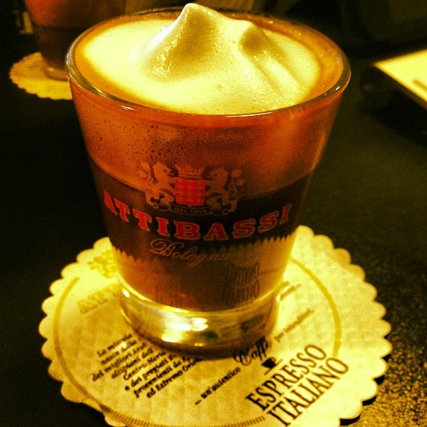 Cafe macchiato, el cortado italiano con espuma